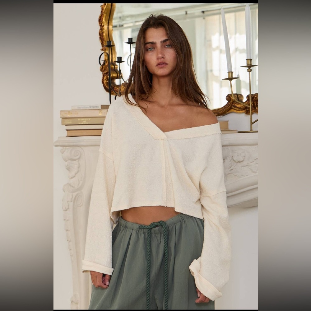 BUCKETLIST Cream Cutout Back Adjustable Tie Pullover Crop Top - Picture 8 of 8